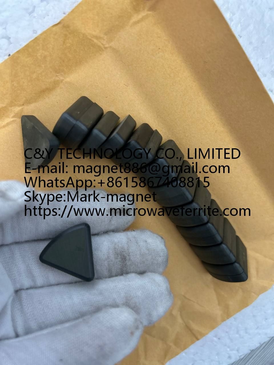 Tolerance ±0.02mm Ferrite Triangle Core for Stable Isolators and ...